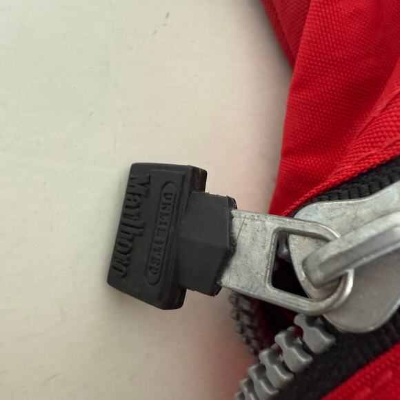 Vintage 90s Marlboro Unlimited Red Backpack Promo Cowboy Tobacco - Picture 5 of 6